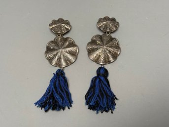 Fabulous Pair Of Silver & Blue Tassle Clip On Earrings