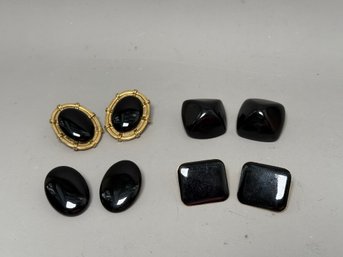 Vintage Black & Gold Clip On Earrings