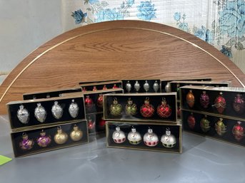20 Boxes Ornaments