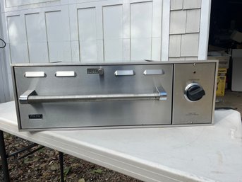 A Viking 30 Inch Warming Drawer - With Lidded Removable Compartments - Stainless Steel - LOC B