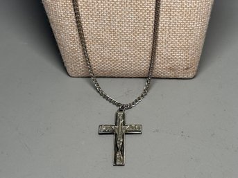 1993 Vernon G Wilson Cross Necklace