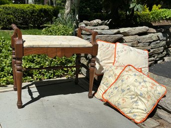 Vintage Winsted Furniture Company Floral Upholstered Wooden Bench With Pillows