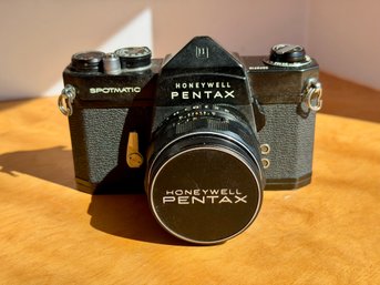 Honeywell Pentax Spotmatic 35mm Camera With Case