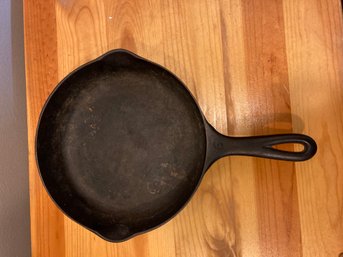 Wagner Ware Cast Iron Frying Pan Skillet Vintage