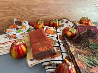 Placemats, Dish Towels, Hand Towels, Pot Holders & 7 Pumpkins