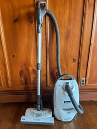 A Kenmore Vacuum - Power Nozzzle