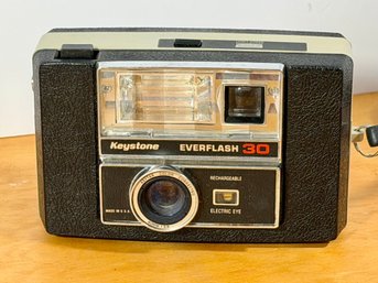 Keystone Flash 30 35mm Camera With Plug-in Charging Flash