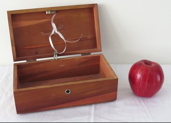 Vintage Fairfax Virginia Lane Cedar Chest Dresser Top Trinket Box W/Key