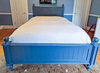 Classic Blue Painted Queen Bed With Twin Trundle