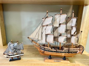 Decorative Vintage Saling Ships