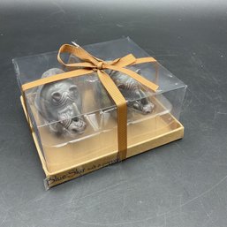 NIB Rhino Salt/Pepper Set