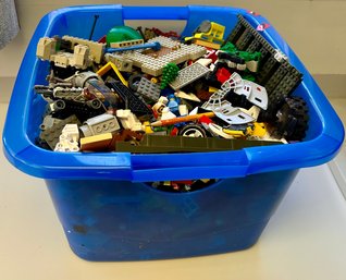 Approximately 15 Pounds Of Random Legos Including Some Figures