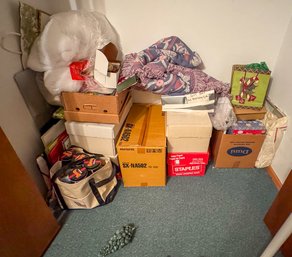 LARGE LOT OF HOLIDAY GIFT BAGS, BOXES, WRAPPING, ETC.