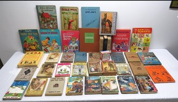 A Large Grouping Of Early Childrens And Young Adult Books C.1900-1960's - Hardy Boys, Nancy Drew & More