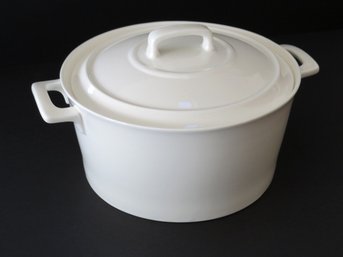 Classic White Blue Harbor 1.5 Quart Dutch Oven Casserole With Lid