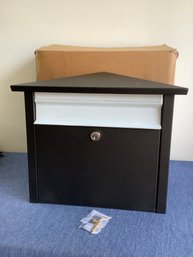 Salsbury Industries Locking Mail Box NEW