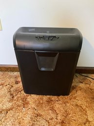 Staple 8 Sheet Paper Shredder