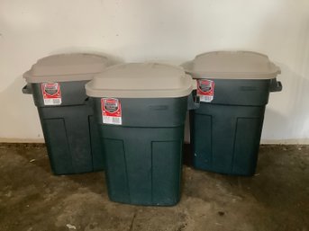 Rubbermaid Roughneck Garbage Cans Lot Of 3