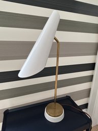 High Quality Pivoting Table Lamp