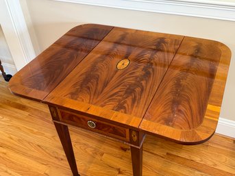 A Stunning Vintage Hekman Furniture Flame Mahogany Drop Leaf Table