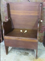 Vintage Pine Settle Or Hutch Table With Storage Seat