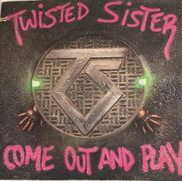 TWISTED SISTER ~ Come Out And Play -  LP 1985 81275-1-E POP Up Cover- Sleeve - Record - VG PLUS CONDITION