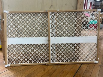 An Adjustable Dog Gate