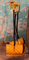 2 Snow Shovels
