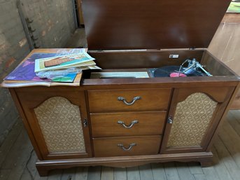 Fisher Philamonic 1966 Phonograph/radio