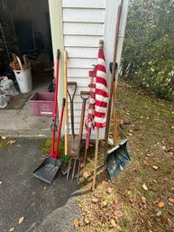 OUTDOOR TOOL AND MISC LOT