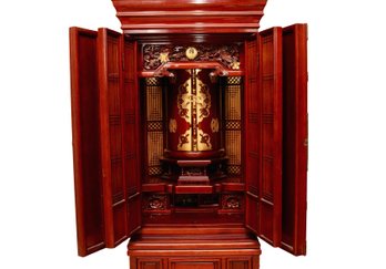 A Stately Red Sandalwood Butsudan  Japanese Shinran Zjonin Soka Gakkai SGI Altar