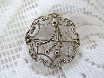 Vintage Sterling Silver Filigree Wreath Pin
