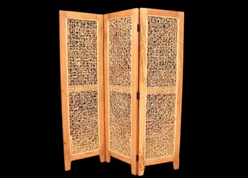 3-Panel Natural Wood Screen Room Divider With Interwoven Insert