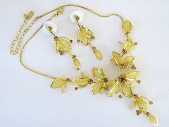 Vintage Rhinestones & Mesh Floral Design Gold Tone Herringbone Chain Jewelry Set