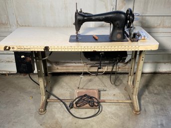 Awesome SINGER Commercial Sewing Machine - Will Sew Leather - They Don't Make Them Like This Anymore !t