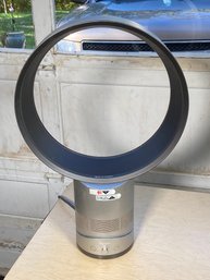 Authentic DYSON Air Multiplier Table Fan - Model AM01 12' - Works Fine - It Has Minor Scratches And Dings