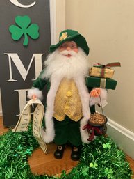 St. Patricks Day Welcome Sign & Irish Santa