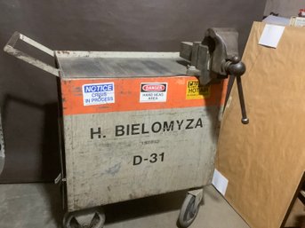 Industrial Wheeled Cart With Great Vice