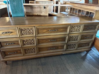 Heavy 9 Drawer Dresser
