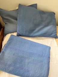 Garnet Hill Reversible Quilt And Pillowcases