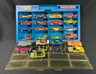 Vintage 2981 HOTWHEELS Portable Showcase & 25 Vehicles.