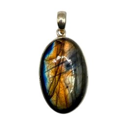 (A181) Sterling Silver Oval Labradorite Pendant