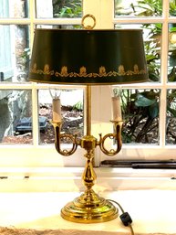 Brass Finish Antique Style Candelabra Table Lamp  (LOC: F2)