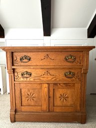 Oak Washstand Cabinet (LOC F2)