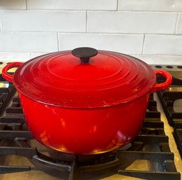 Le Creuset Signature Round Dutch Oven- 7.5 Qt