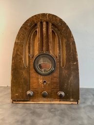 Vintage Philco Model 37-89 Radio