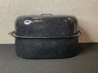 Vintage Covered Oval Roaster