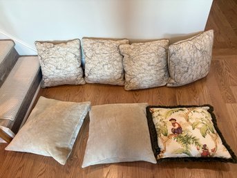 Lot Of 7 Pillows