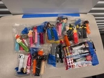 Lot Of Miscellaneous Pez Dispensers MH