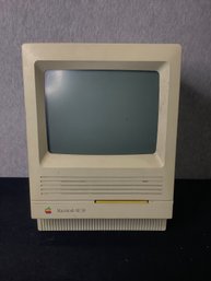 Vintage Macintosh SE/30 Apple Computer